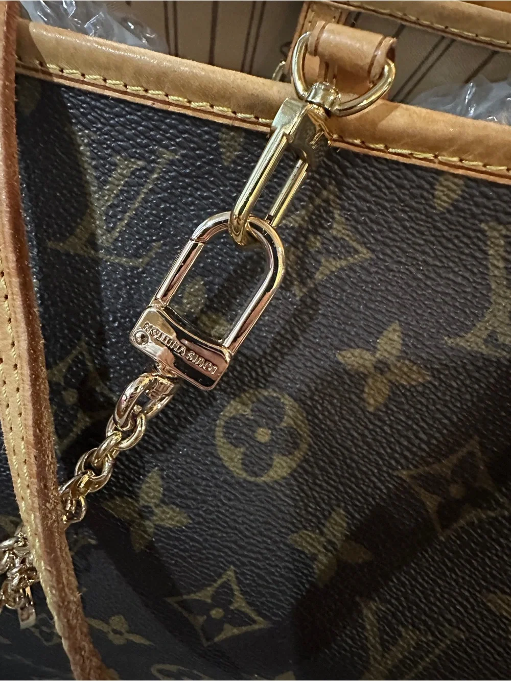 Authentic Louis Vuitton Neverfull Monogram Canvas Tote with Vachetta Trim - Picture 2 of 16